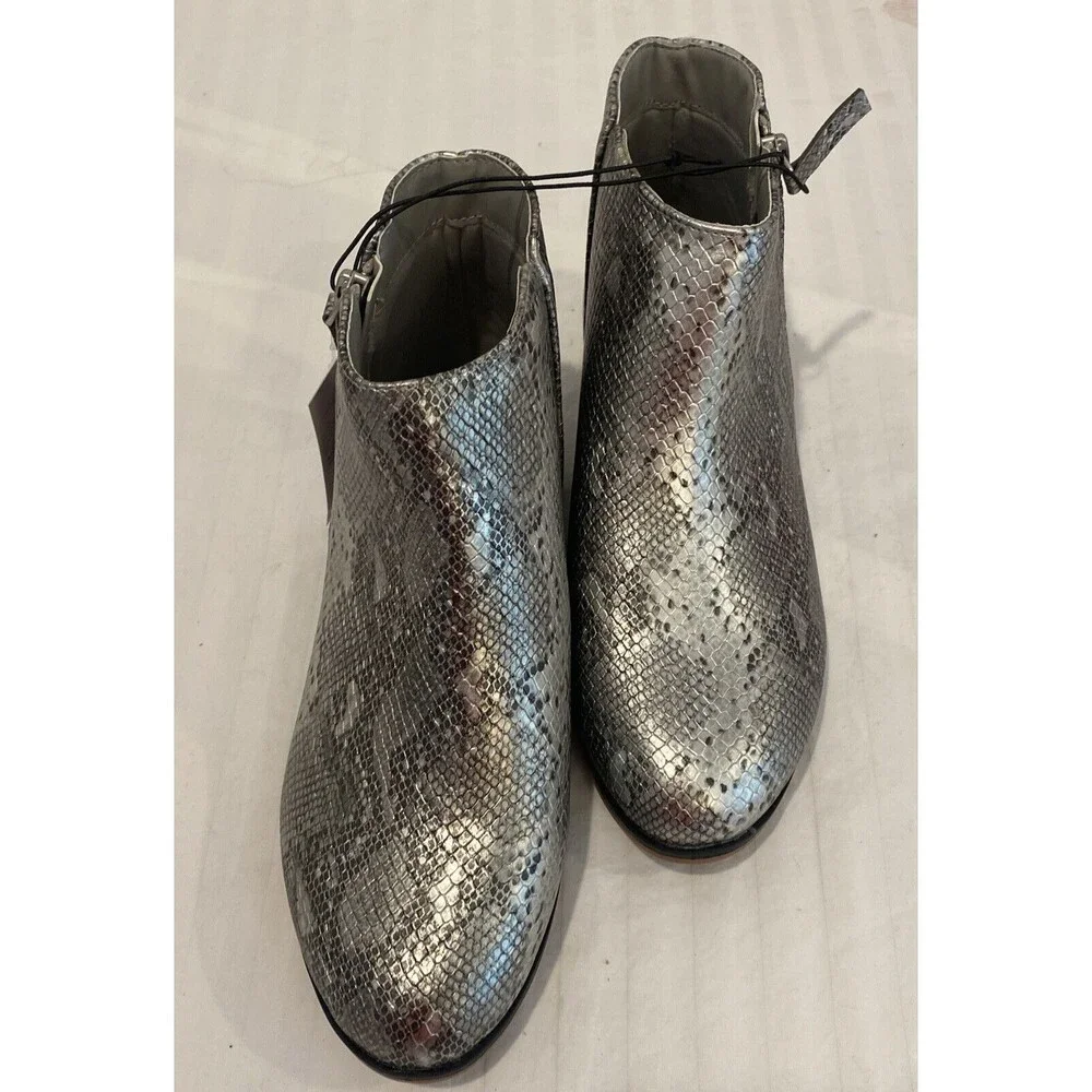 Girls' Judi Snake Print Ankle Booties Cat & Jack GRAY SILVER size 5 youth